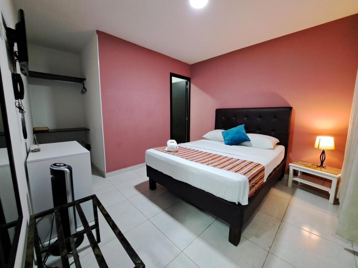 Hotel 9-25 佩雷拉 外观 照片