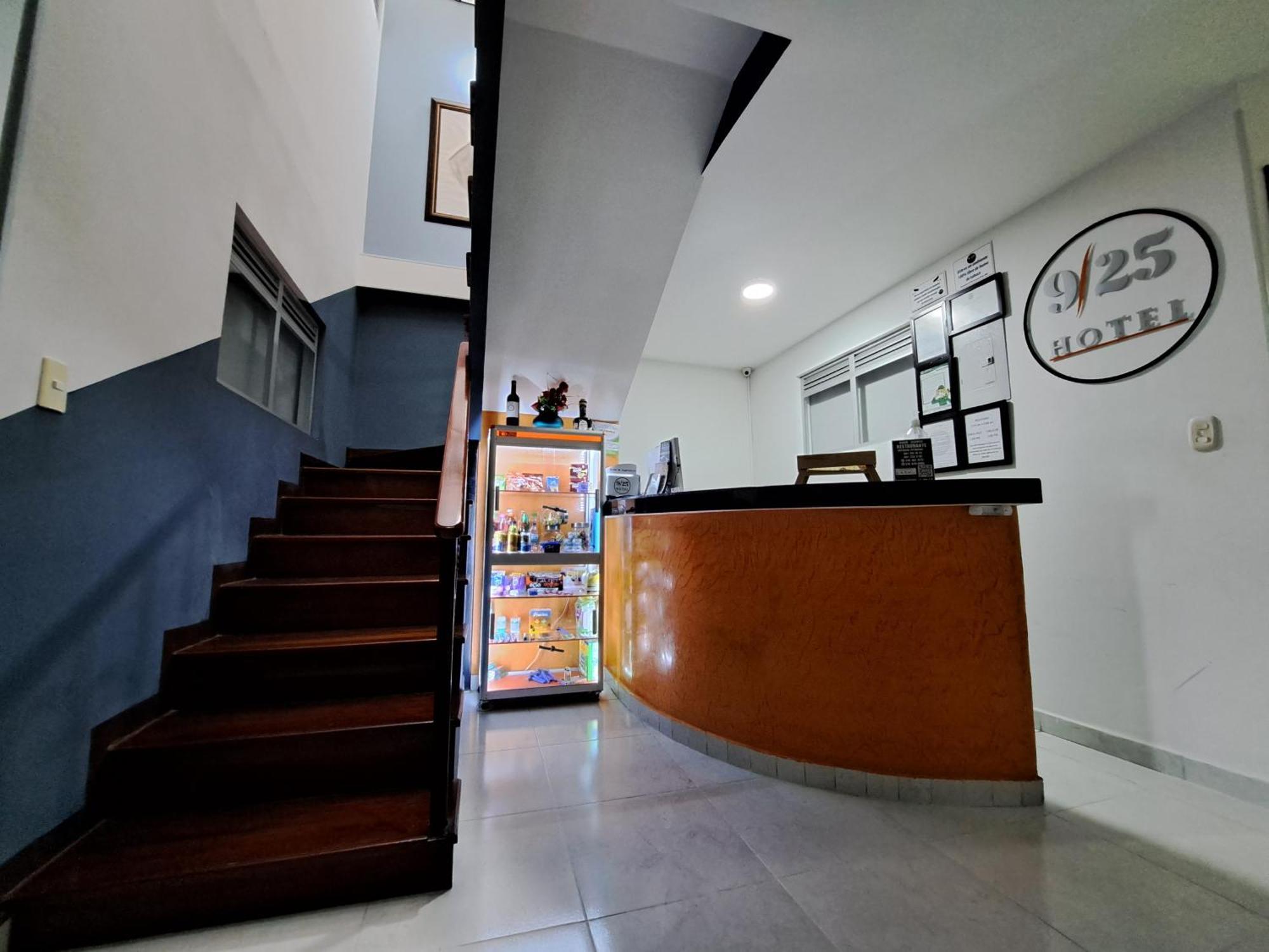 Hotel 9-25 佩雷拉 外观 照片